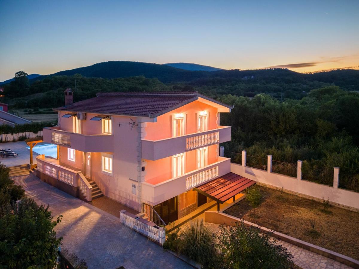 Vacation Villa Matic With 7 Bedrooms Синь Экстерьер фото