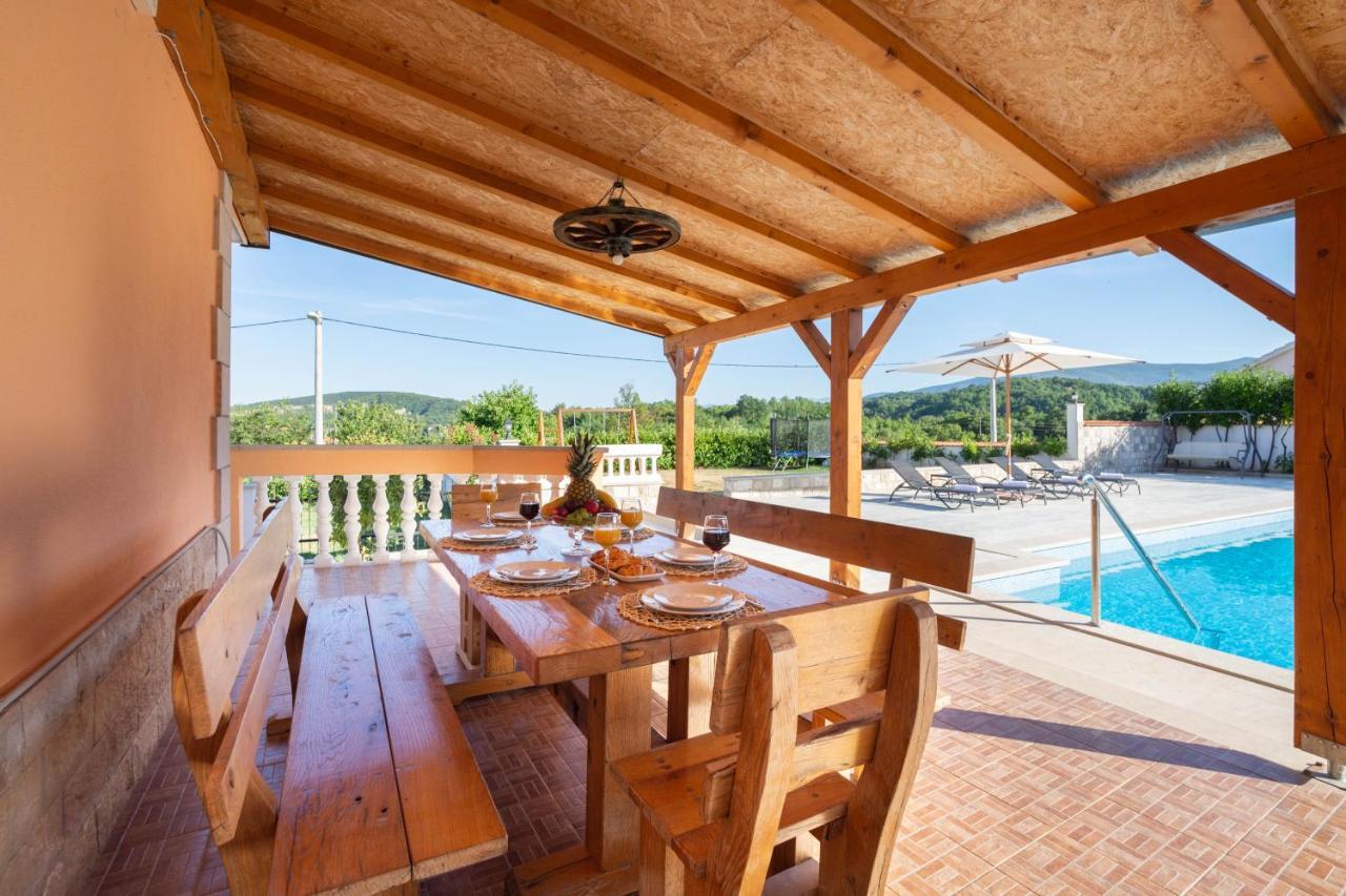 Vacation Villa Matic With 7 Bedrooms Синь Экстерьер фото