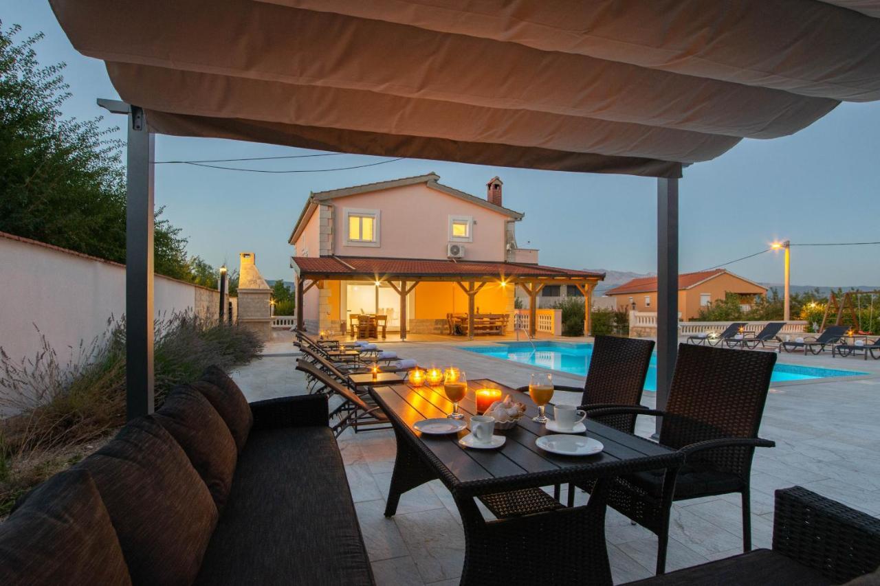 Vacation Villa Matic With 7 Bedrooms Синь Экстерьер фото