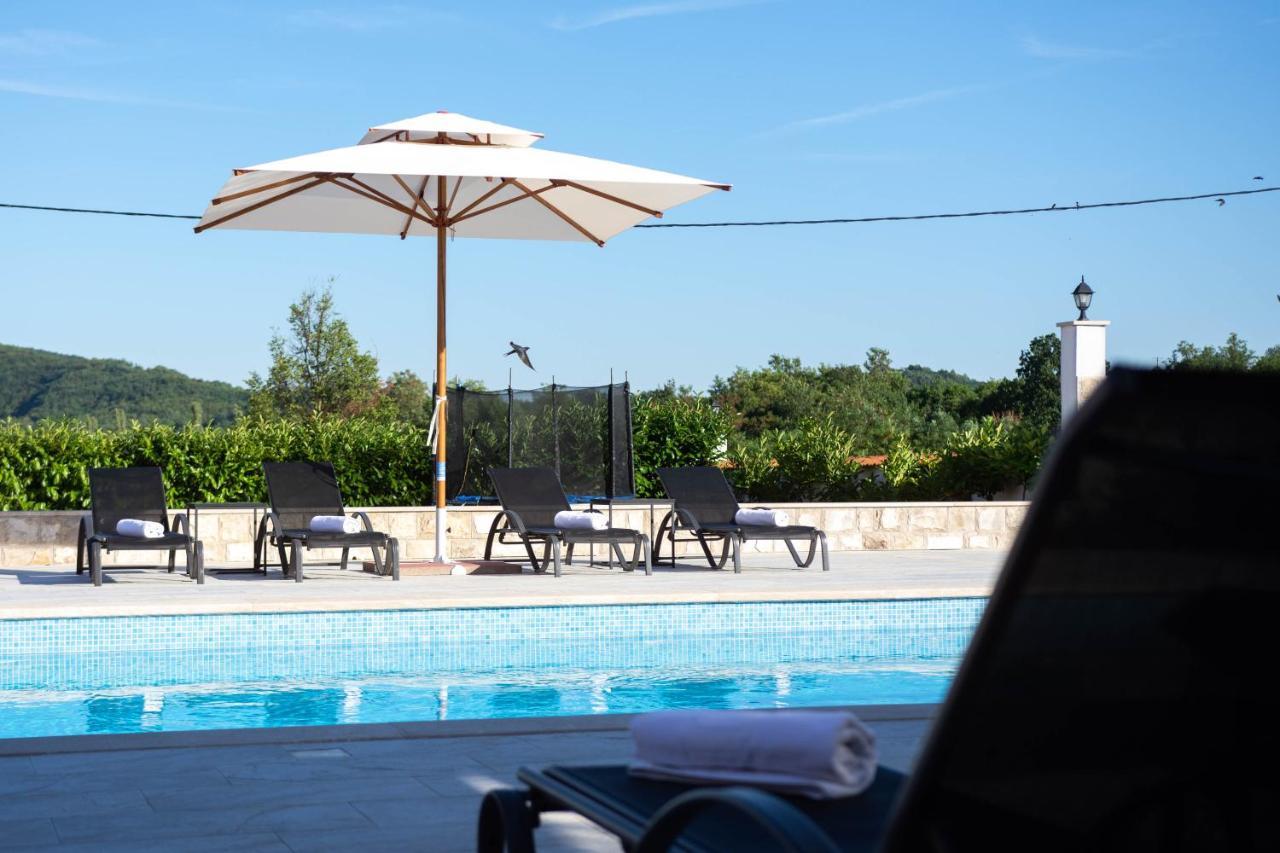 Vacation Villa Matic With 7 Bedrooms Синь Экстерьер фото