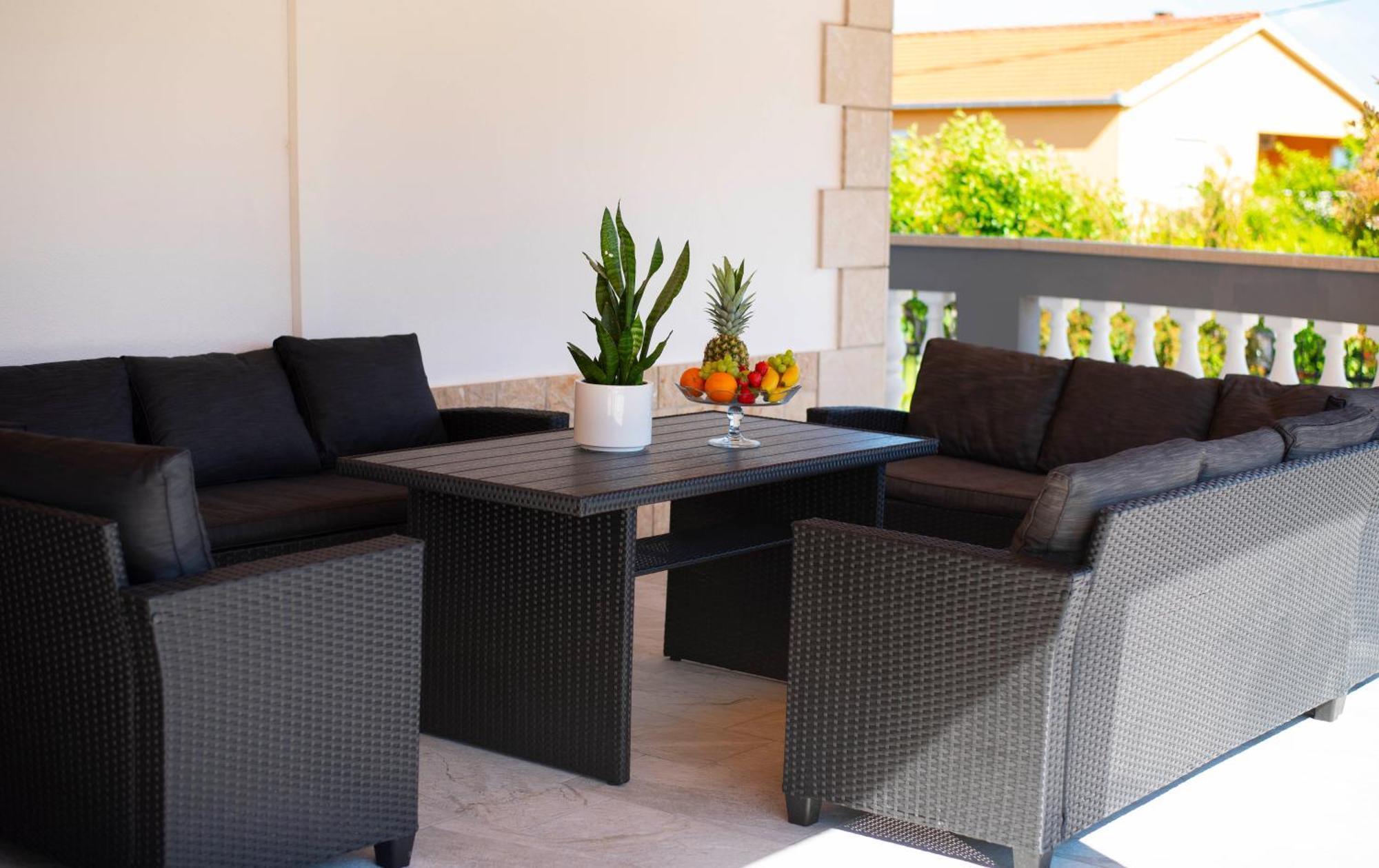 Vacation Villa Matic With 7 Bedrooms Синь Экстерьер фото