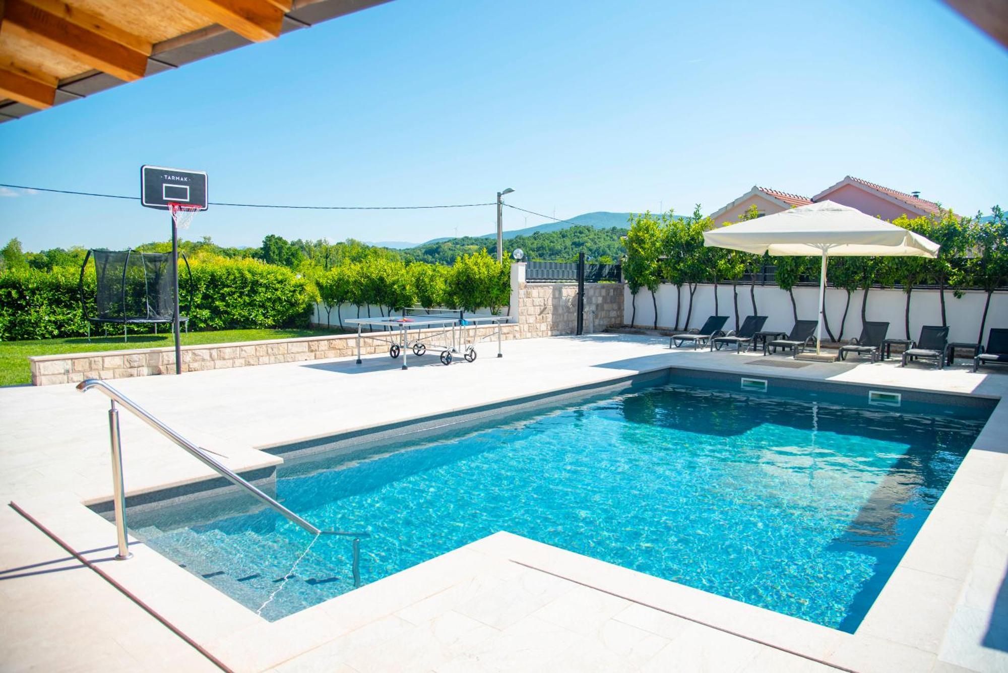 Vacation Villa Matic With 7 Bedrooms Синь Экстерьер фото