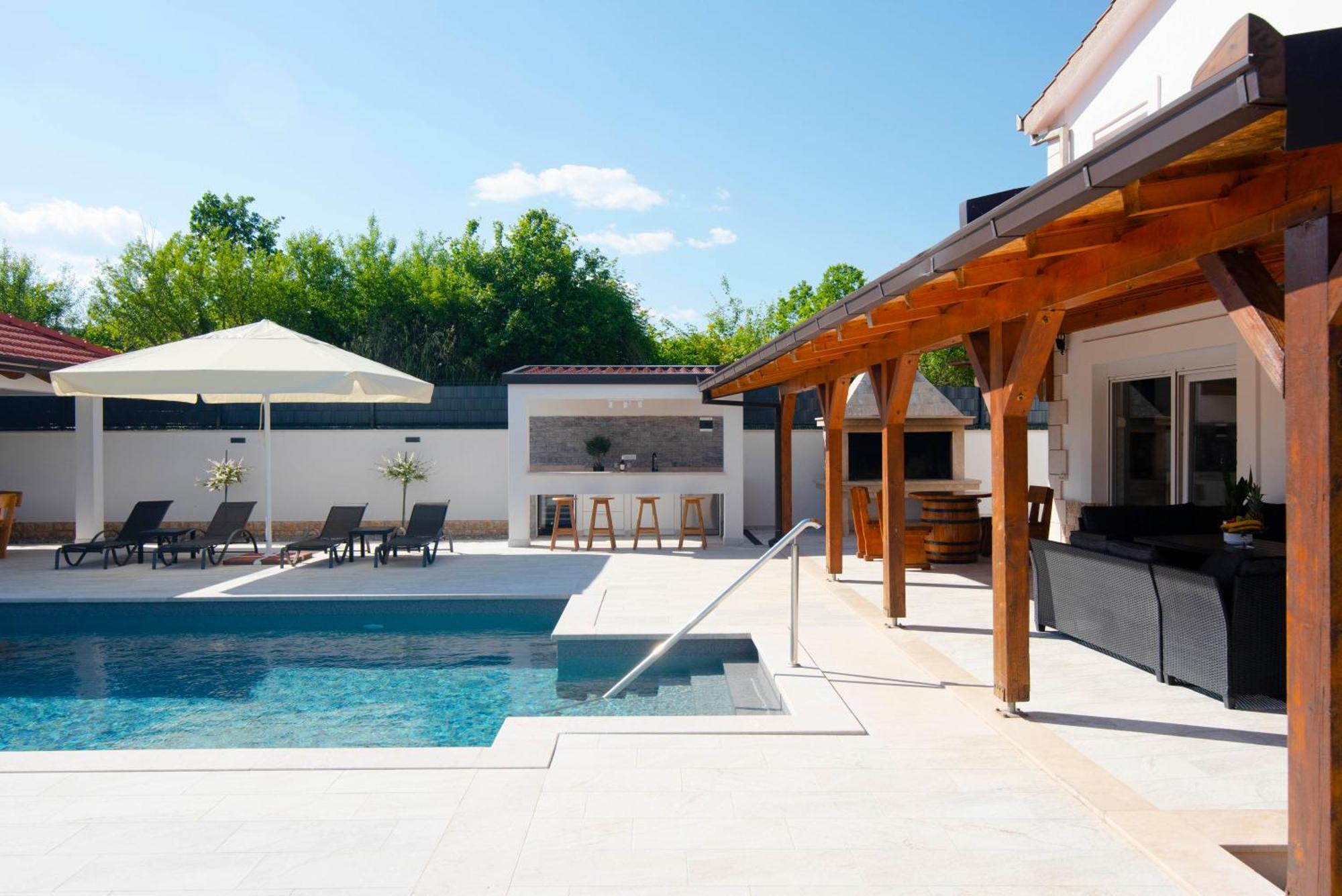 Vacation Villa Matic With 7 Bedrooms Синь Экстерьер фото