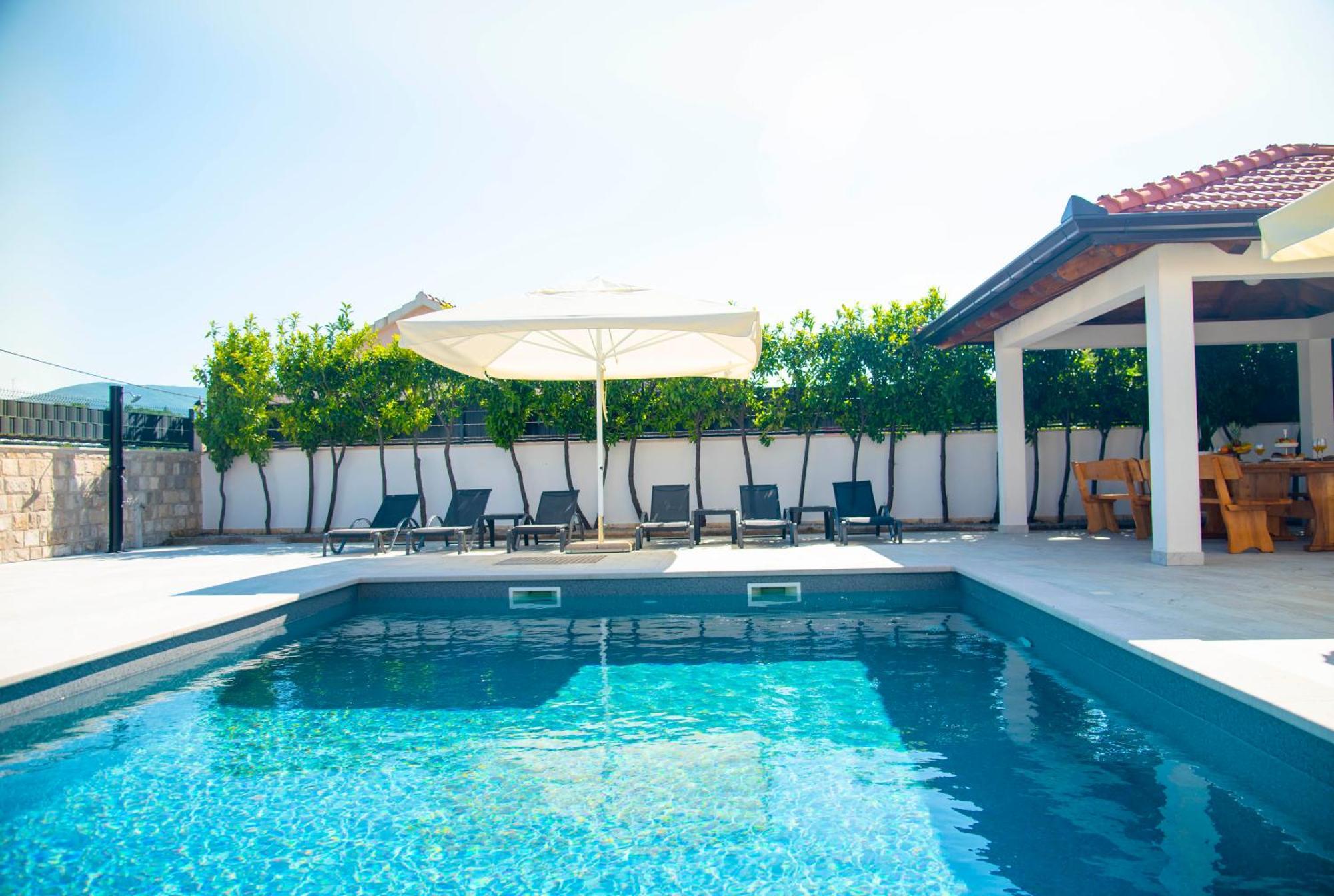 Vacation Villa Matic With 7 Bedrooms Синь Экстерьер фото