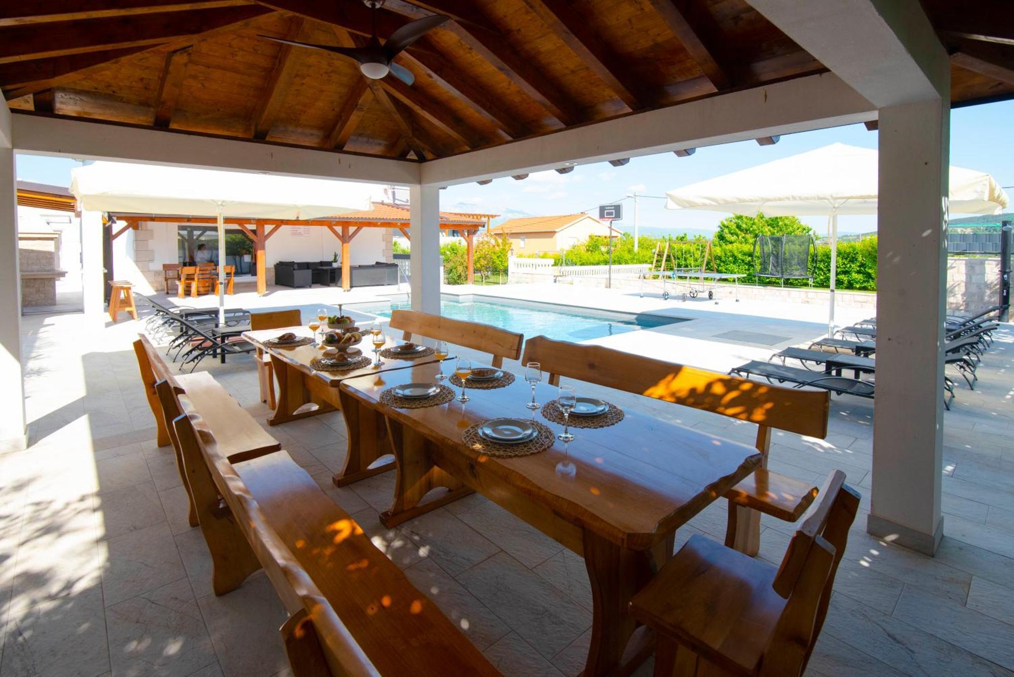 Vacation Villa Matic With 7 Bedrooms Синь Экстерьер фото