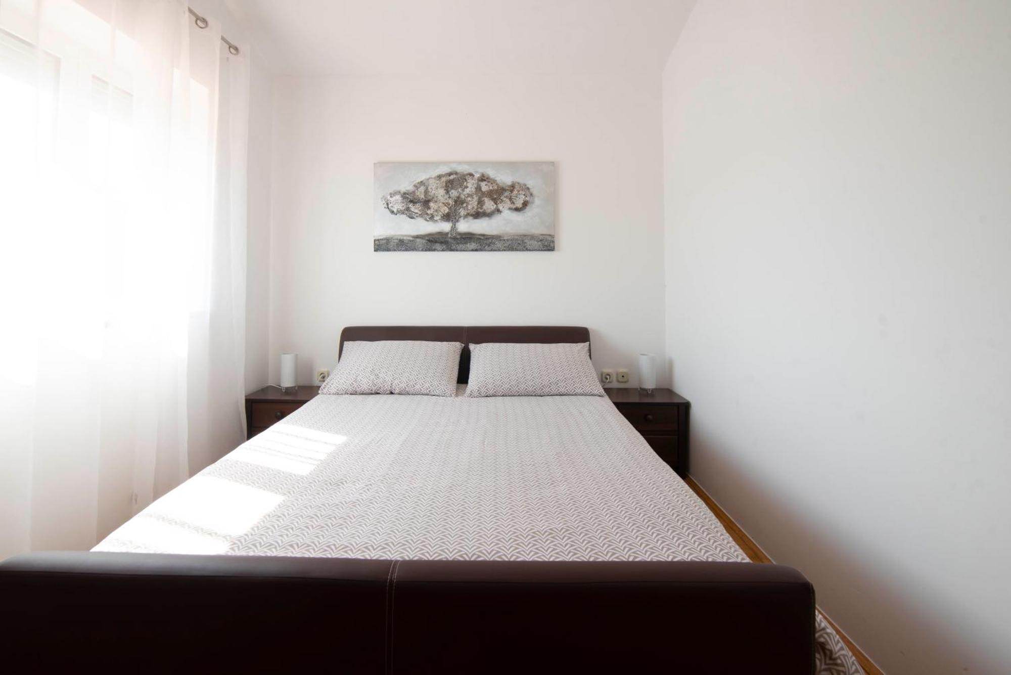 Vacation Villa Matic With 7 Bedrooms Синь Экстерьер фото